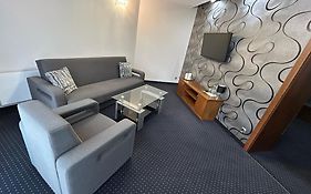 Hotel Crystal